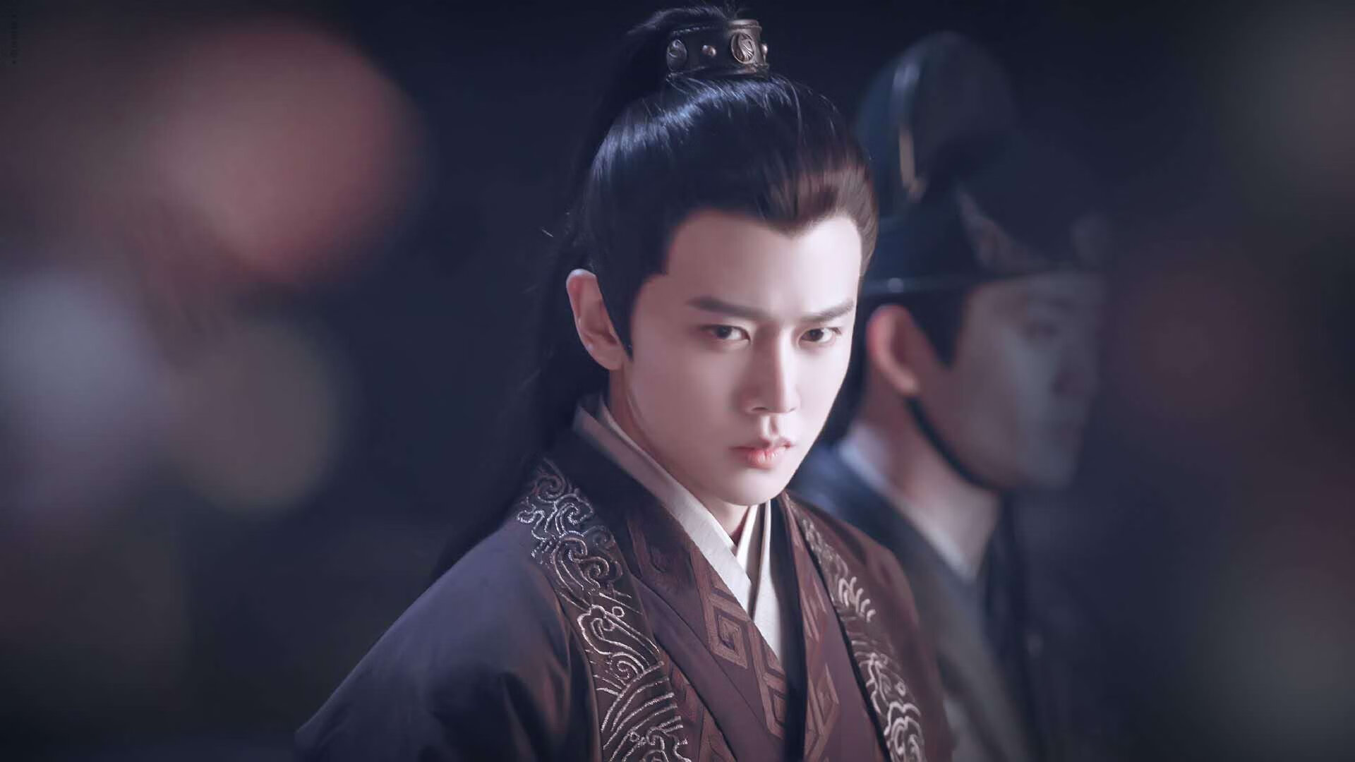 赛季中期，车队如何调整战术布局？，车队阵型