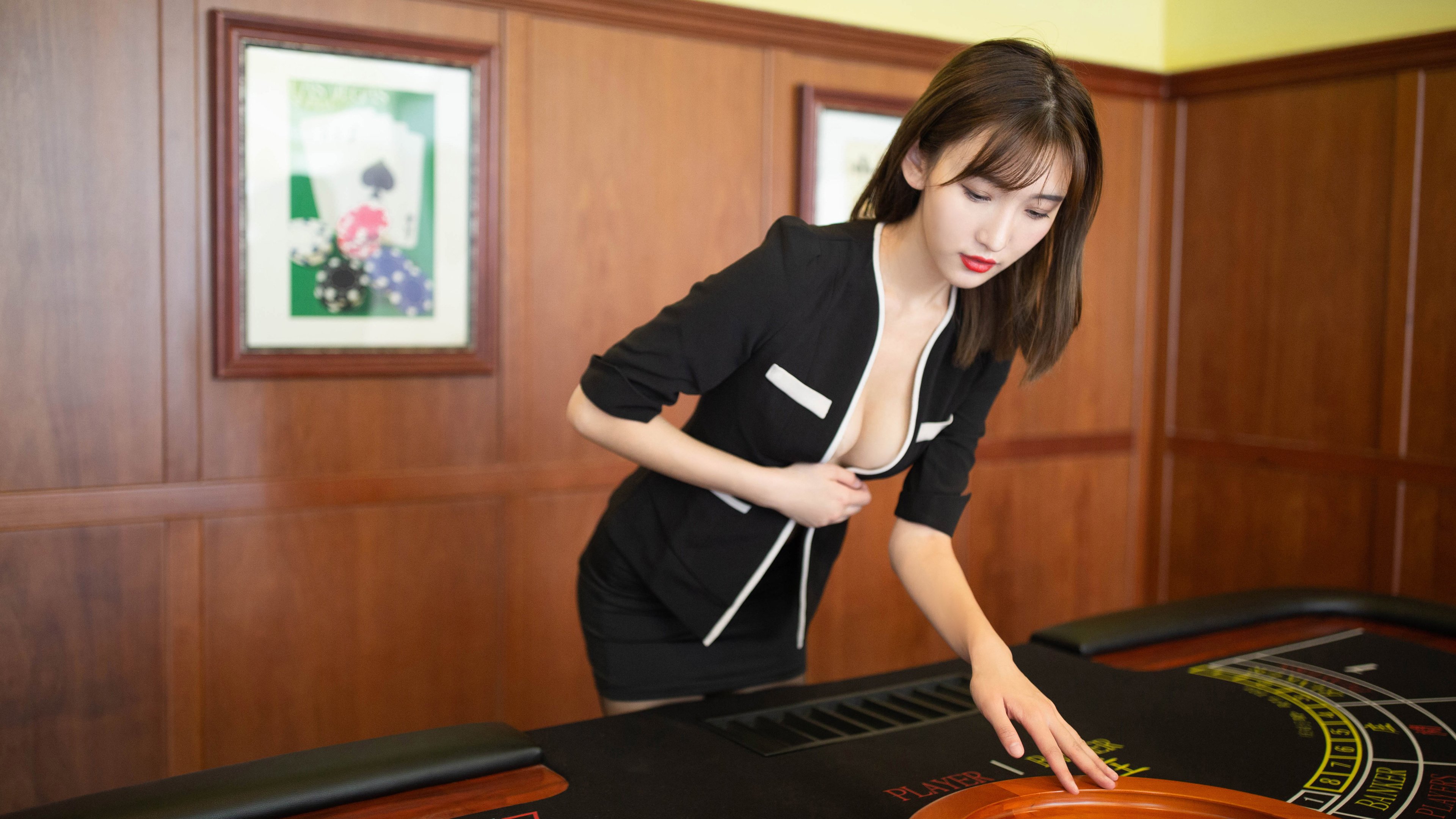 赛季冲刺:谁能在最后阶段逆袭成功?,赛季末冲刺