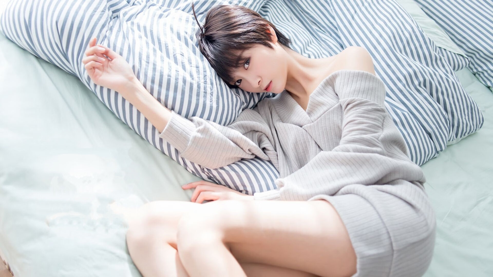 “跑酷赛道：东安湖体育公园极速冲刺，运动员决战极限”